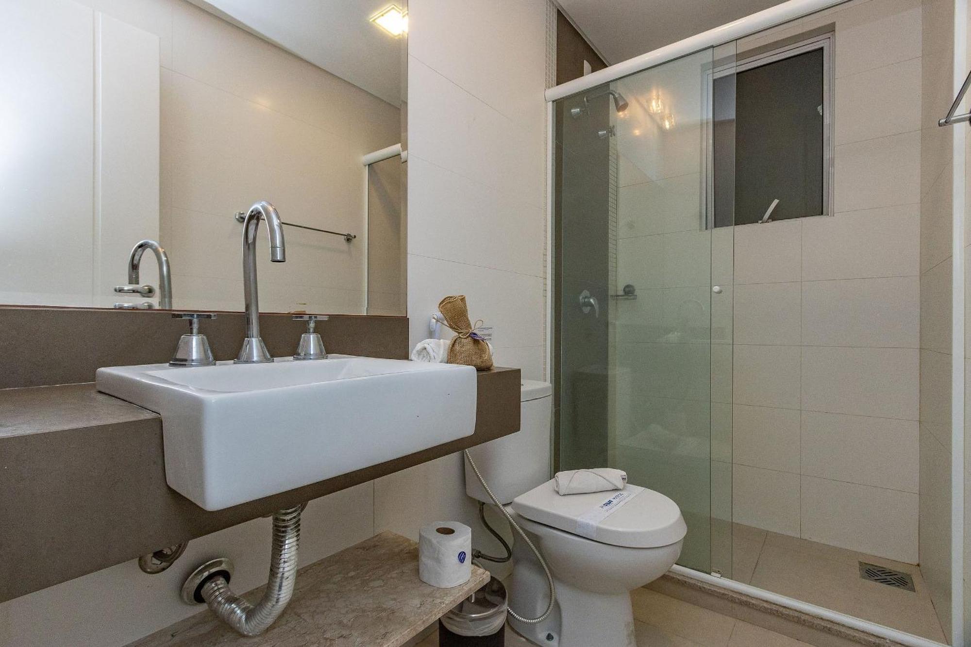 Boulevard 224D - Excelente Apartamento Em Condominio De Luxo No Centro De Bombinhas - Piscina - Jacuzzi - Academia - Portaria 24H. Kültér fotó