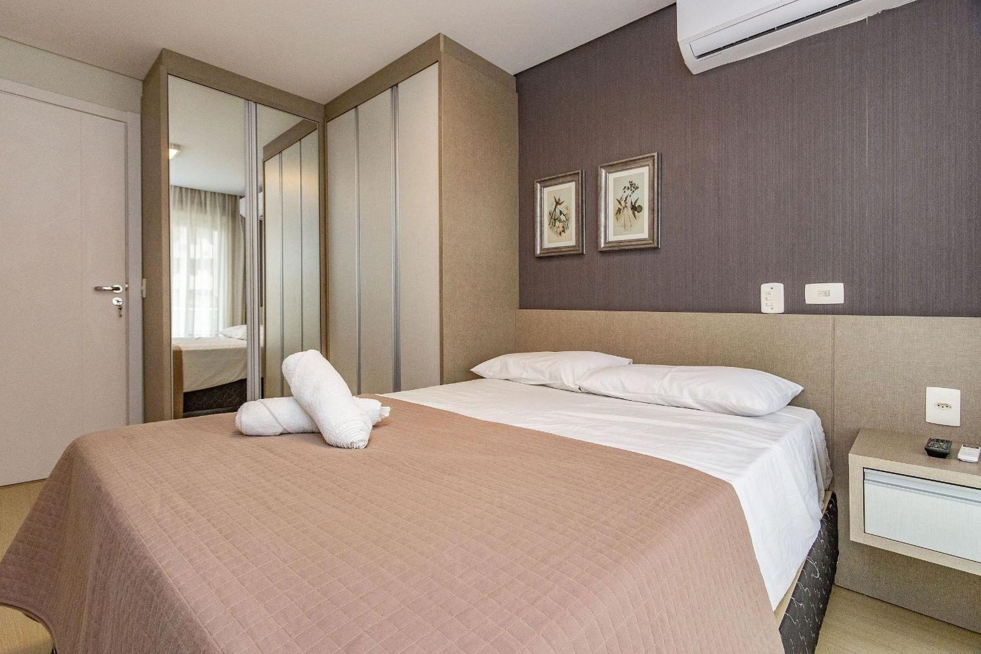 Boulevard 224D - Excelente Apartamento Em Condominio De Luxo No Centro De Bombinhas - Piscina - Jacuzzi - Academia - Portaria 24H. Kültér fotó