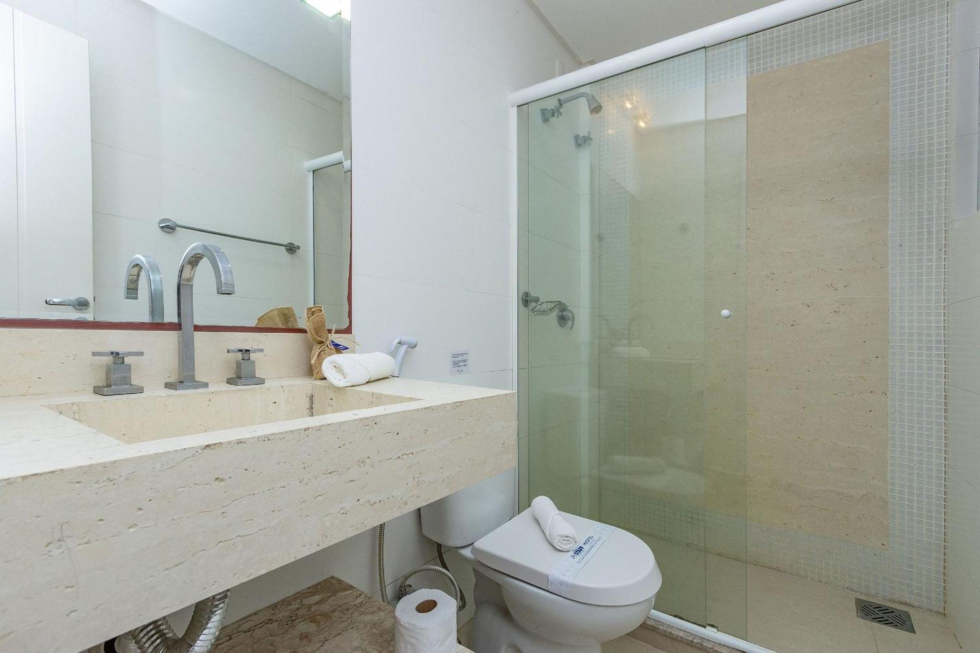 Boulevard 224D - Excelente Apartamento Em Condominio De Luxo No Centro De Bombinhas - Piscina - Jacuzzi - Academia - Portaria 24H. Kültér fotó